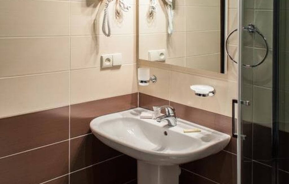 Tweepersoonskamer met 1 of 2 Bedden en Eigen Ingang