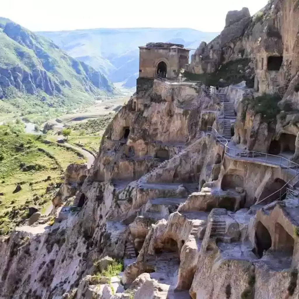 Vardzia het fort in bergen