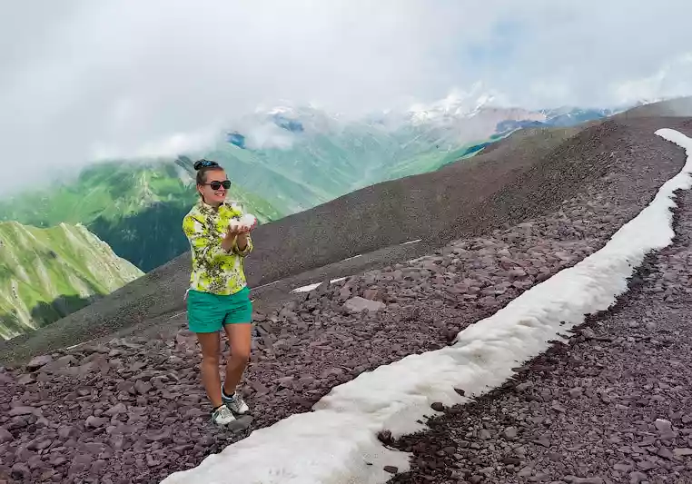Wandelen naar een uitzichtpunt in de bergen