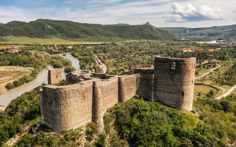 ruins-bebristsikhe-castle