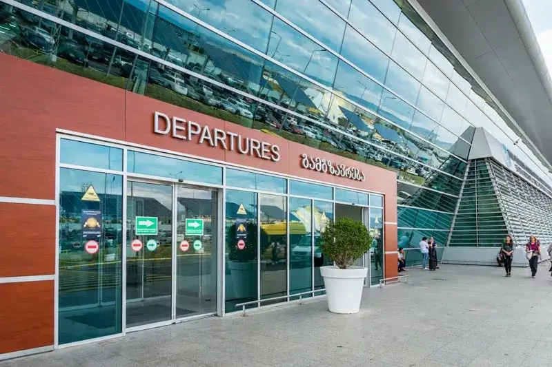 Vertrekhal Tbilisi Airport