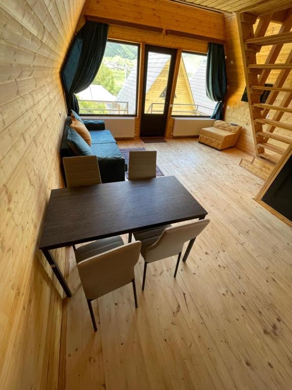 Eenvoudige kamer — voorbeeld Tusheti-guesthouse