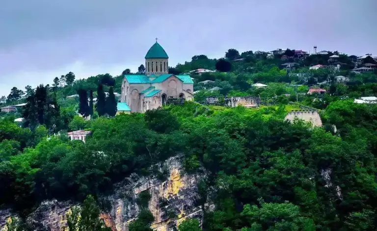 Koetaisi / Bagrati, Gelati en Motsameta