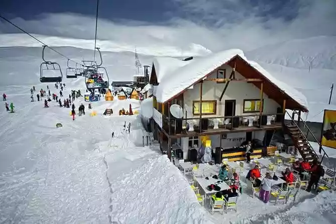 Gudauri / Pirveli en de kinderskischool