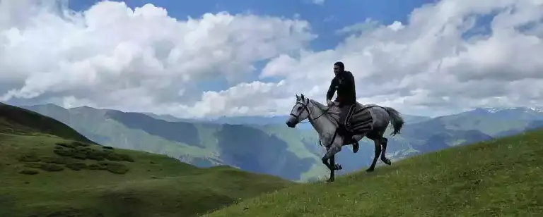 De Kaukasus te paard