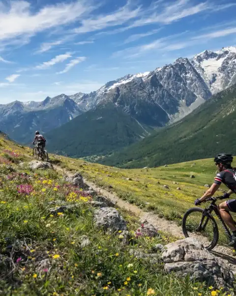 Fietsreis Georgië: 8 dagen Imereti, Racha en Bordzjomi
