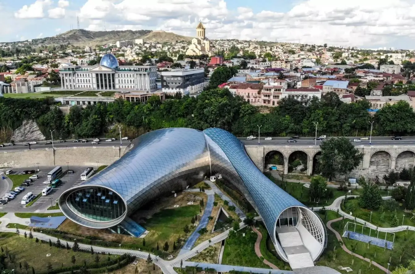 Theater in de oude stad van Tbilisi, Georgië