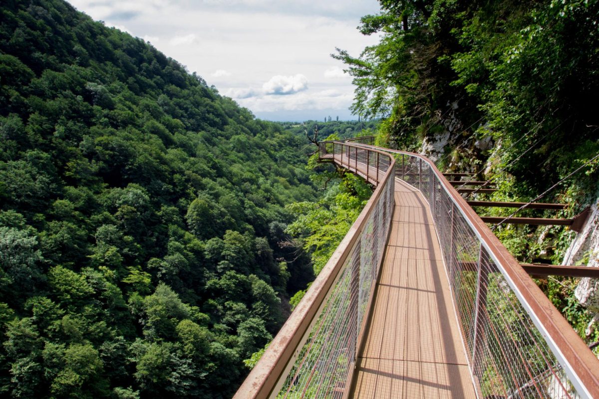 Self-drive West-Georgië: 11 dagen canyons, Svanetië en kust