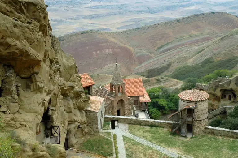 Tbilisi / steppe en kliffen bij David Gareja