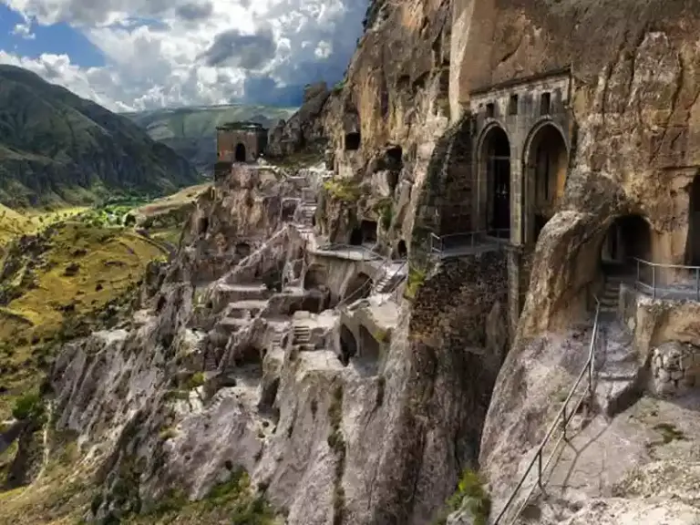 Bordzjomi / Khertvisi, Vardzia en Rabati
