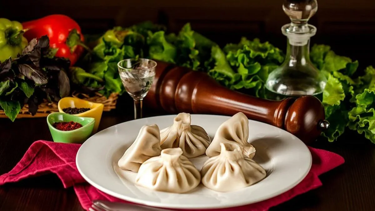 Khinkali, gevulde deegbuiltjes uit de Georgische keuken