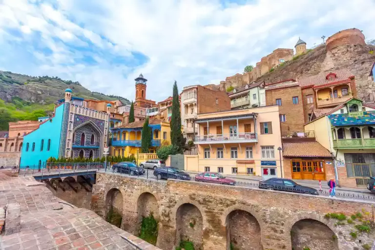 Een straat in de oude stad van Tbilisi