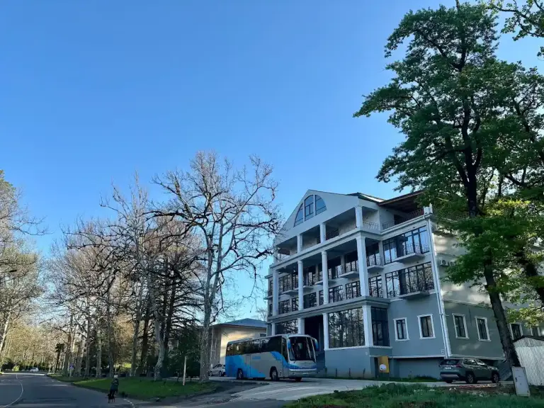 Green Hotel