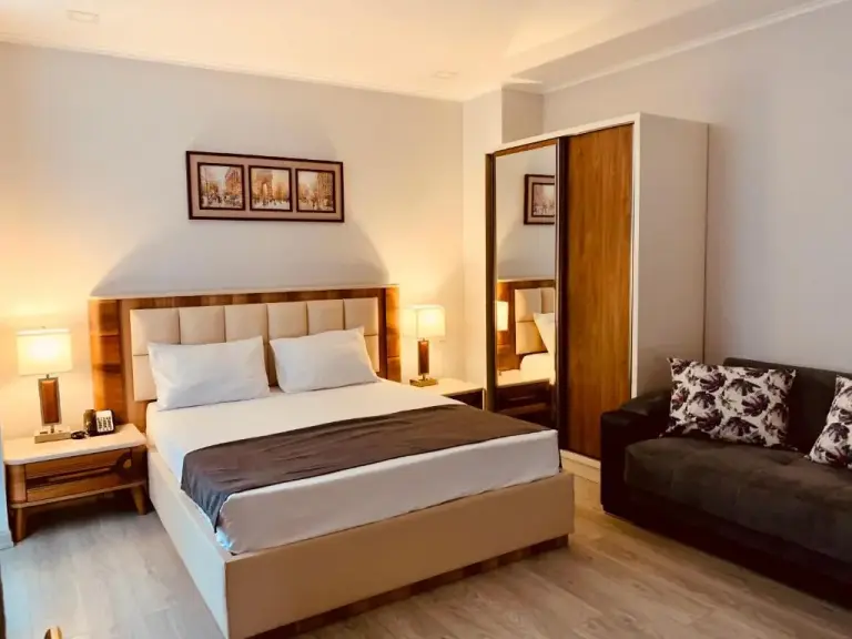 Kamer in Tsereteli Palace in Batoemi, Georgië