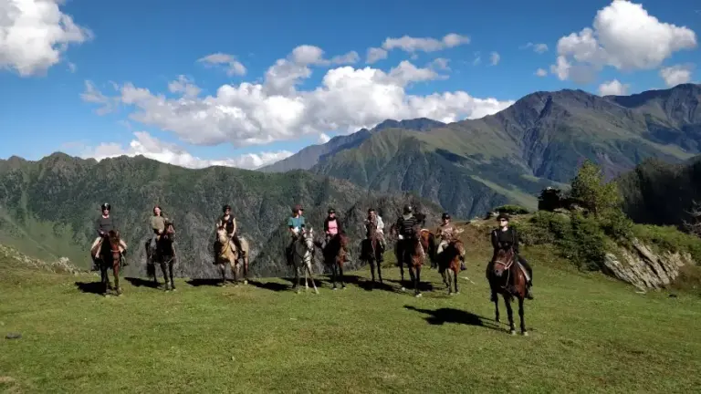 Te paard door de bergen