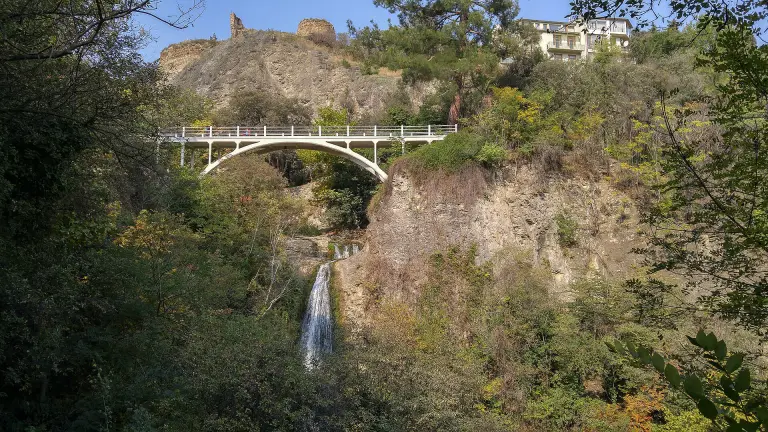 De botanische tuin van Tbilisi